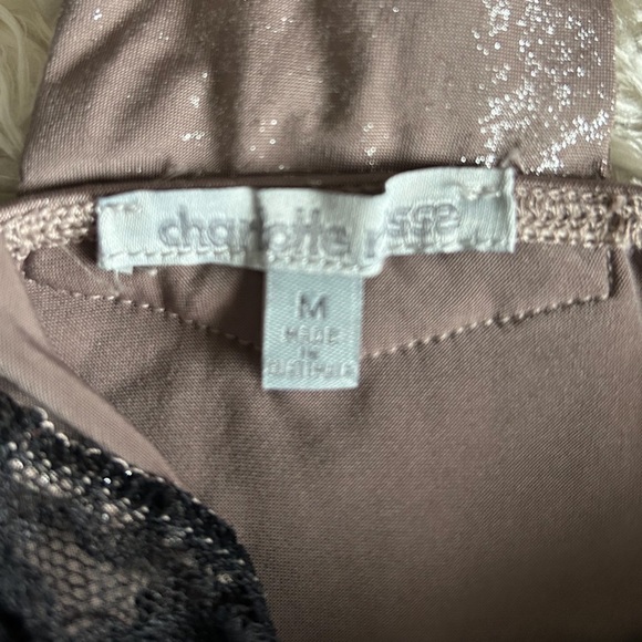 A shirt bundle with 5 tops (sizes include 1- XS, 3- smalls, and 1- medium) - Picture 11 of 11